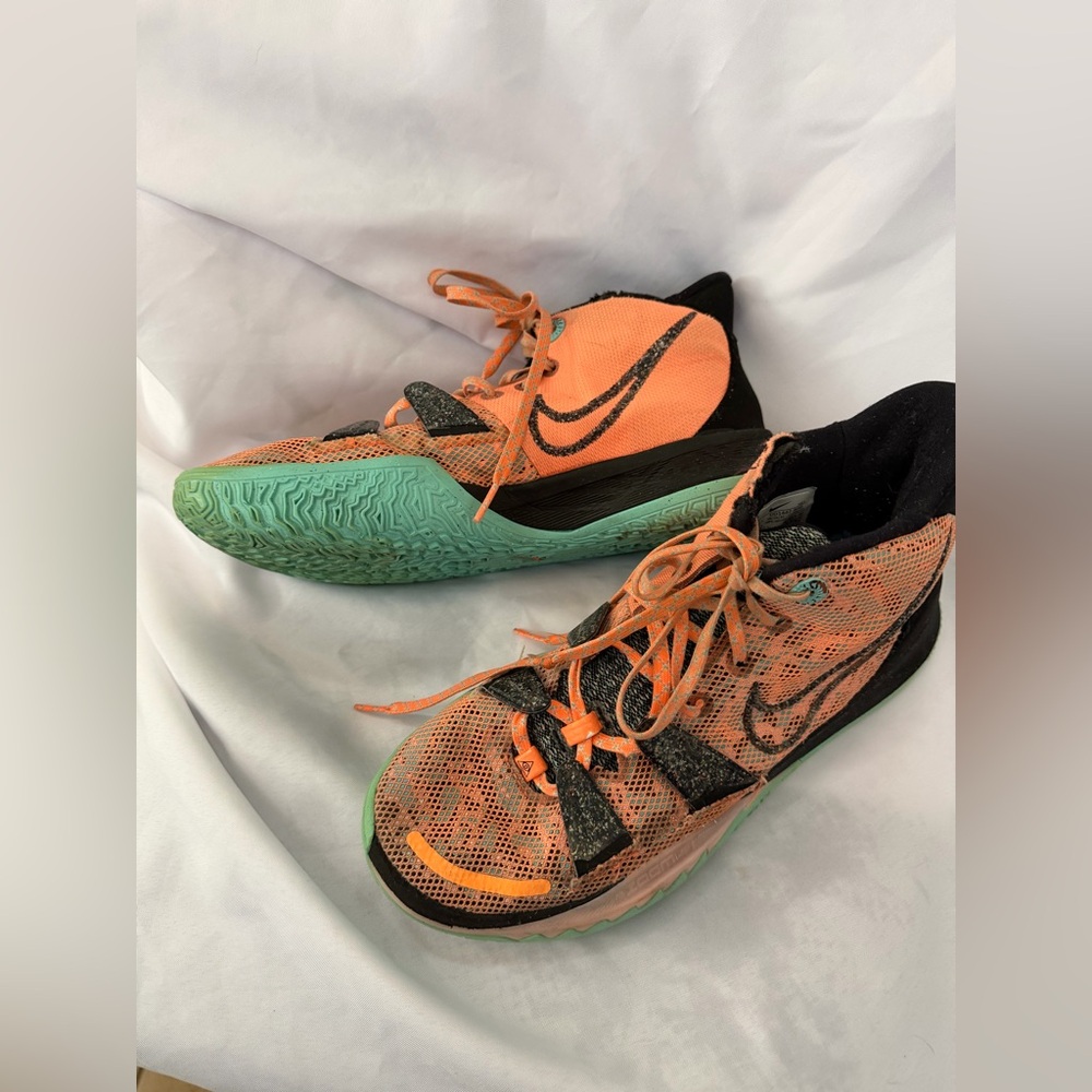 Nike Kyrie 7 Play For The Future All Star Sneakers View 4